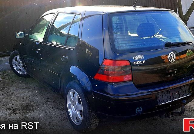 Черный Фольксваген Гольф, объемом двигателя 1.4 л и пробегом 200 тыс. км за 4200 $, фото 4 на Automoto.ua