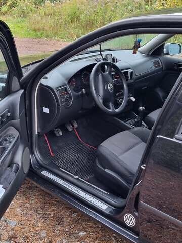 Черный Фольксваген Гольф, объемом двигателя 1.6 л и пробегом 271 тыс. км за 4300 $, фото 15 на Automoto.ua