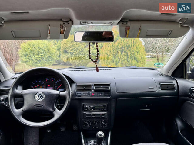 Черный Фольксваген Гольф, объемом двигателя 1.39 л и пробегом 197 тыс. км за 3997 $, фото 32 на Automoto.ua