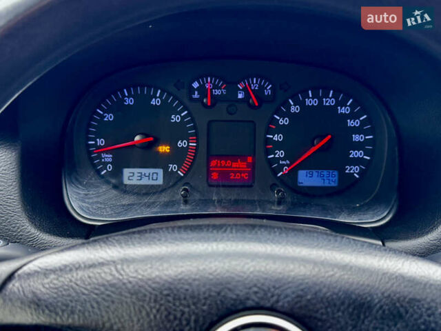 Черный Фольксваген Гольф, объемом двигателя 1.39 л и пробегом 197 тыс. км за 3997 $, фото 41 на Automoto.ua