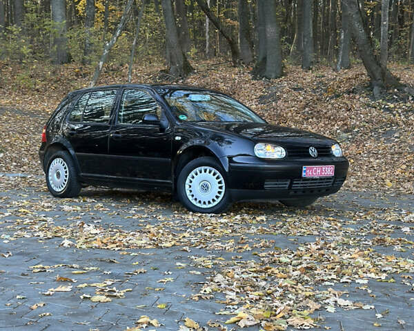 Черный Фольксваген Гольф, объемом двигателя 1.39 л и пробегом 231 тыс. км за 3799 $, фото 91 на Automoto.ua