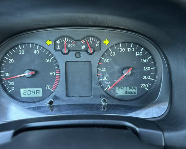 Черный Фольксваген Гольф, объемом двигателя 1.39 л и пробегом 231 тыс. км за 3799 $, фото 57 на Automoto.ua