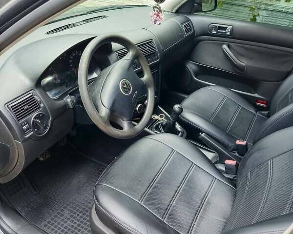 Черный Фольксваген Гольф, объемом двигателя 1.39 л и пробегом 225 тыс. км за 4800 $, фото 8 на Automoto.ua