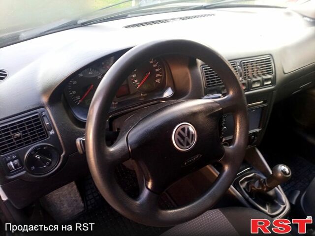 Черный Фольксваген Гольф, объемом двигателя 1.4 л и пробегом 240 тыс. км за 4300 $, фото 11 на Automoto.ua