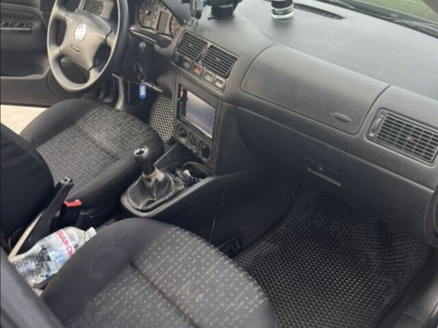 Чорний Фольксваген Гольф, об'ємом двигуна 1.6 л та пробігом 238 тис. км за 4599 $, фото 7 на Automoto.ua