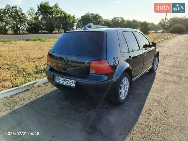 Черный Фольксваген Гольф, объемом двигателя 1.39 л и пробегом 225 тыс. км за 4800 $, фото 3 на Automoto.ua