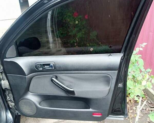 Черный Фольксваген Гольф, объемом двигателя 1.6 л и пробегом 291 тыс. км за 4299 $, фото 26 на Automoto.ua