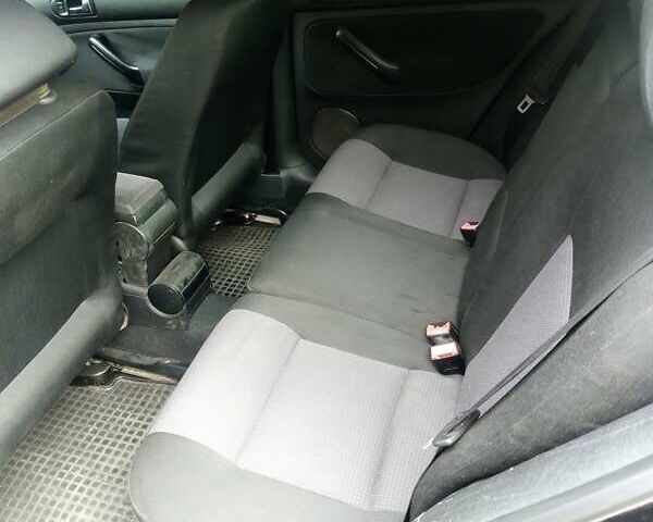 Черный Фольксваген Гольф, объемом двигателя 1.6 л и пробегом 291 тыс. км за 4299 $, фото 25 на Automoto.ua