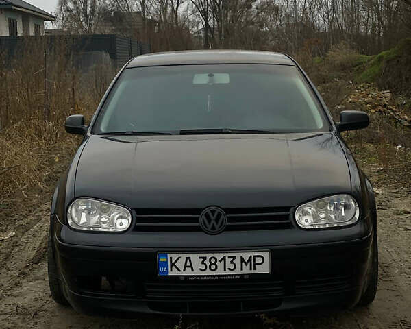 Черный Фольксваген Гольф, объемом двигателя 1.6 л и пробегом 274 тыс. км за 4600 $, фото 1 на Automoto.ua