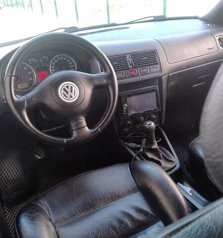 Черный Фольксваген Гольф, объемом двигателя 1.6 л и пробегом 280 тыс. км за 4500 $, фото 5 на Automoto.ua