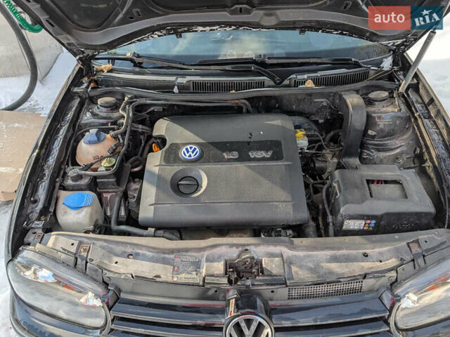 Черный Фольксваген Гольф, объемом двигателя 1.6 л и пробегом 227 тыс. км за 4300 $, фото 13 на Automoto.ua
