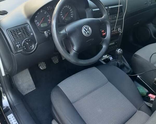 Чорний Фольксваген Гольф, об'ємом двигуна 1.6 л та пробігом 215 тис. км за 4700 $, фото 12 на Automoto.ua