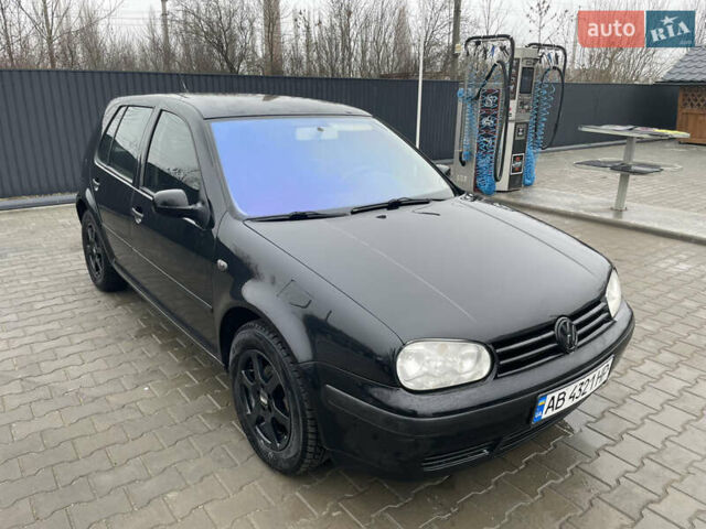 Черный Фольксваген Гольф, объемом двигателя 1.39 л и пробегом 220 тыс. км за 3999 $, фото 4 на Automoto.ua
