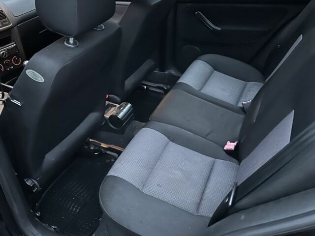 Черный Фольксваген Гольф, объемом двигателя 1.9 л и пробегом 285 тыс. км за 2150 $, фото 2 на Automoto.ua