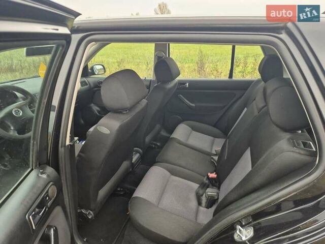 Черный Фольксваген Гольф, объемом двигателя 1.39 л и пробегом 232 тыс. км за 3950 $, фото 19 на Automoto.ua