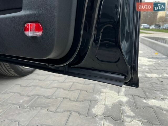 Черный Фольксваген Гольф, объемом двигателя 1.6 л и пробегом 219 тыс. км за 4100 $, фото 14 на Automoto.ua
