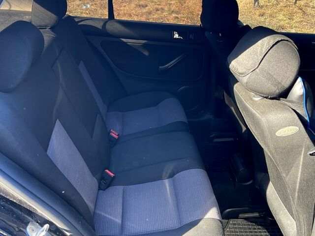 Чорний Фольксваген Гольф, об'ємом двигуна 1.4 л та пробігом 234 тис. км за 4800 $, фото 11 на Automoto.ua