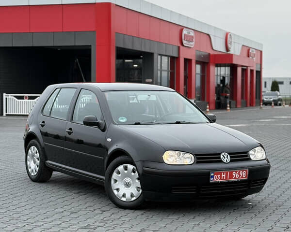 Черный Фольксваген Гольф, объемом двигателя 1.39 л и пробегом 267 тыс. км за 4150 $, фото 5 на Automoto.ua