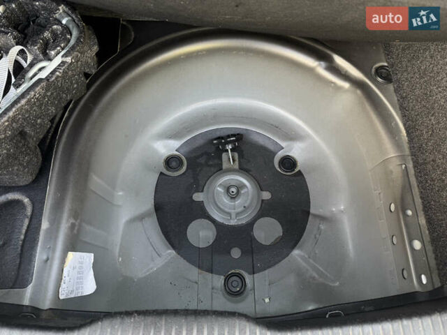 Чорний Фольксваген Гольф, об'ємом двигуна 1.6 л та пробігом 203 тис. км за 4900 $, фото 29 на Automoto.ua