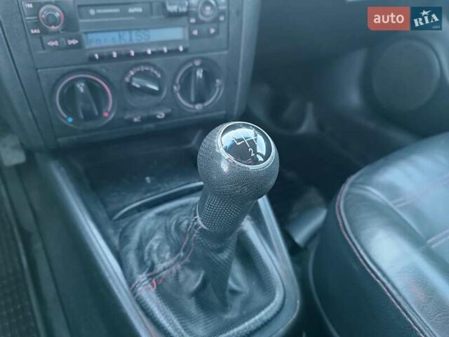 Черный Фольксваген Гольф, объемом двигателя 1.4 л и пробегом 299 тыс. км за 4490 $, фото 27 на Automoto.ua