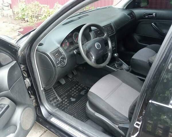 Черный Фольксваген Гольф, объемом двигателя 1.6 л и пробегом 291 тыс. км за 4299 $, фото 31 на Automoto.ua