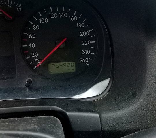 Черный Фольксваген Гольф, объемом двигателя 1.6 л и пробегом 255 тыс. км за 4700 $, фото 11 на Automoto.ua