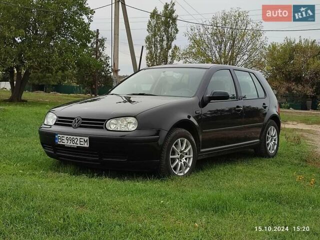 Черный Фольксваген Гольф, объемом двигателя 1.39 л и пробегом 225 тыс. км за 4800 $, фото 13 на Automoto.ua