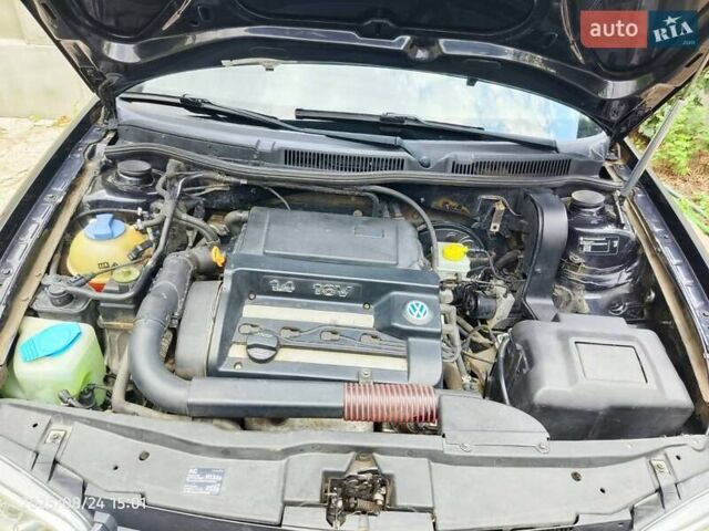 Черный Фольксваген Гольф, объемом двигателя 1.39 л и пробегом 225 тыс. км за 4800 $, фото 12 на Automoto.ua