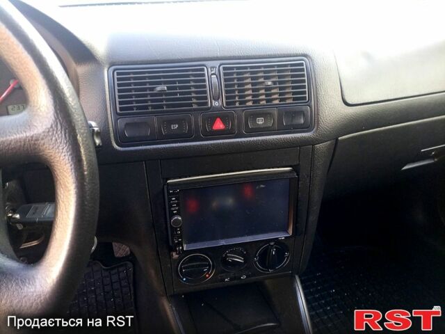 Черный Фольксваген Гольф, объемом двигателя 1.4 л и пробегом 240 тыс. км за 4300 $, фото 10 на Automoto.ua