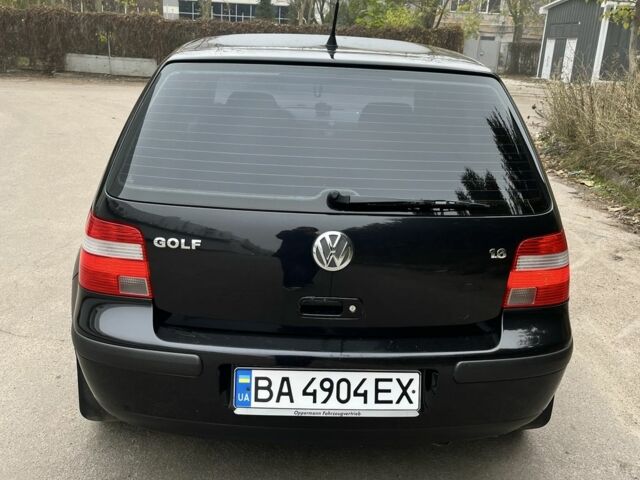 Черный Фольксваген Гольф, объемом двигателя 1.6 л и пробегом 213 тыс. км за 4750 $, фото 3 на Automoto.ua