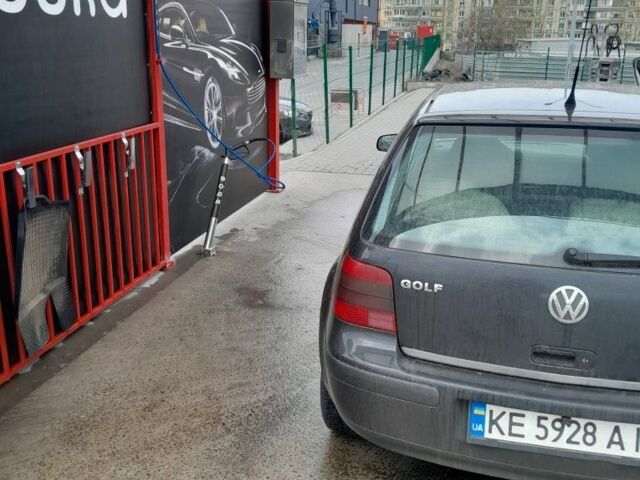 Чорний Фольксваген Гольф, об'ємом двигуна 1.4 л та пробігом 237 тис. км за 3900 $, фото 4 на Automoto.ua