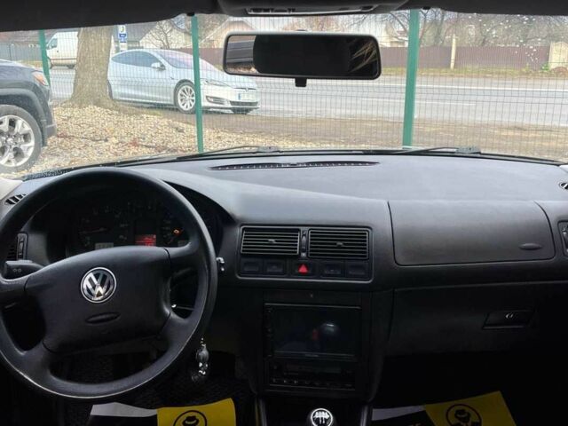 Черный Фольксваген Гольф, объемом двигателя 1.6 л и пробегом 287 тыс. км за 4500 $, фото 10 на Automoto.ua