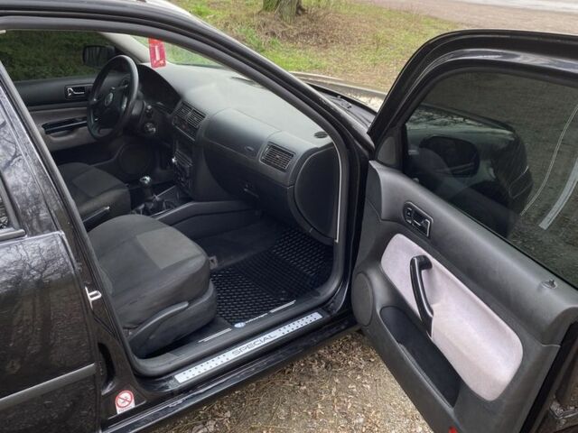 Черный Фольксваген Гольф, объемом двигателя 1.4 л и пробегом 230 тыс. км за 4000 $, фото 6 на Automoto.ua