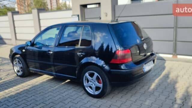 Черный Фольксваген Гольф, объемом двигателя 1.39 л и пробегом 212 тыс. км за 3800 $, фото 11 на Automoto.ua