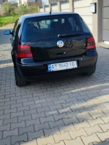 Черный Фольксваген Гольф, объемом двигателя 1.39 л и пробегом 212 тыс. км за 3800 $, фото 12 на Automoto.ua