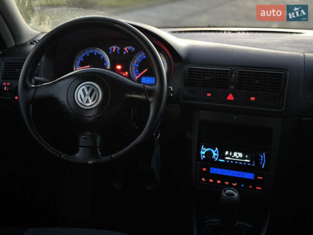 Черный Фольксваген Гольф, объемом двигателя 1.6 л и пробегом 180 тыс. км за 4650 $, фото 18 на Automoto.ua