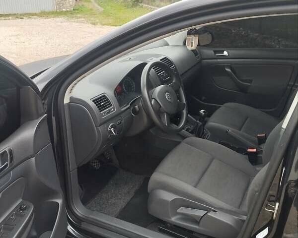 Черный Фольксваген Гольф, объемом двигателя 1.39 л и пробегом 243 тыс. км за 4700 $, фото 4 на Automoto.ua