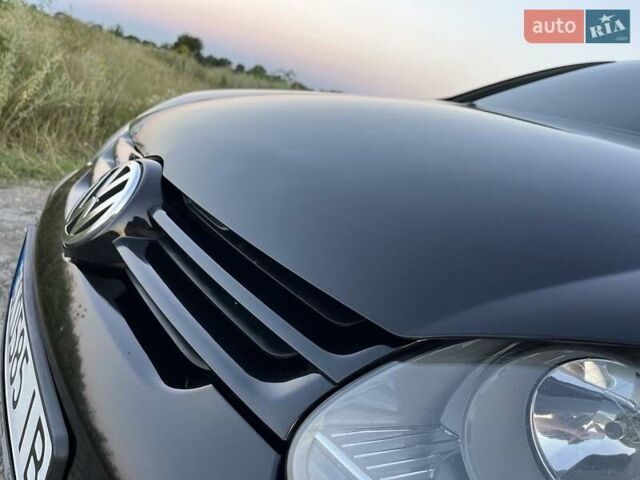 Черный Фольксваген Гольф, объемом двигателя 1.6 л и пробегом 205 тыс. км за 5400 $, фото 10 на Automoto.ua