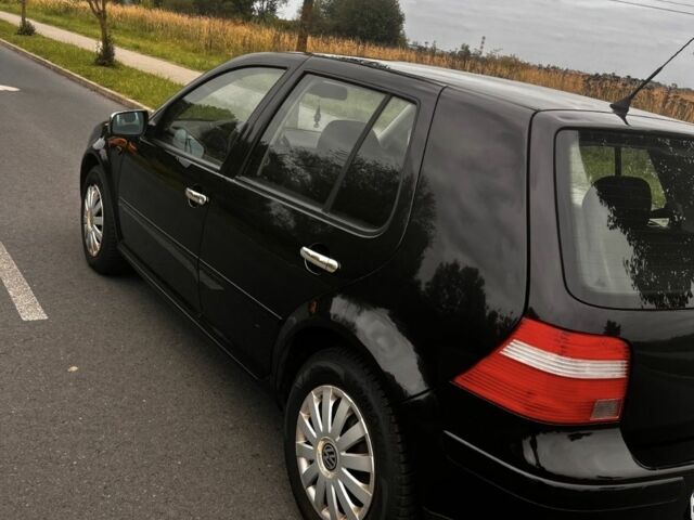 Черный Фольксваген Гольф, объемом двигателя 1.9 л и пробегом 269 тыс. км за 1275 $, фото 5 на Automoto.ua