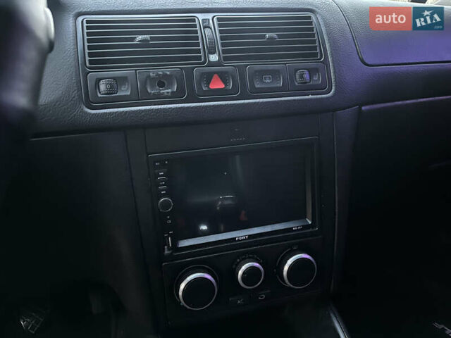 Чорний Фольксваген Гольф, об'ємом двигуна 1.6 л та пробігом 241 тис. км за 3900 $, фото 23 на Automoto.ua