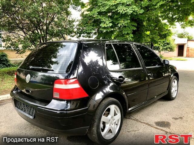 Черный Фольксваген Гольф, объемом двигателя 1.6 л и пробегом 268 тыс. км за 4700 $, фото 2 на Automoto.ua