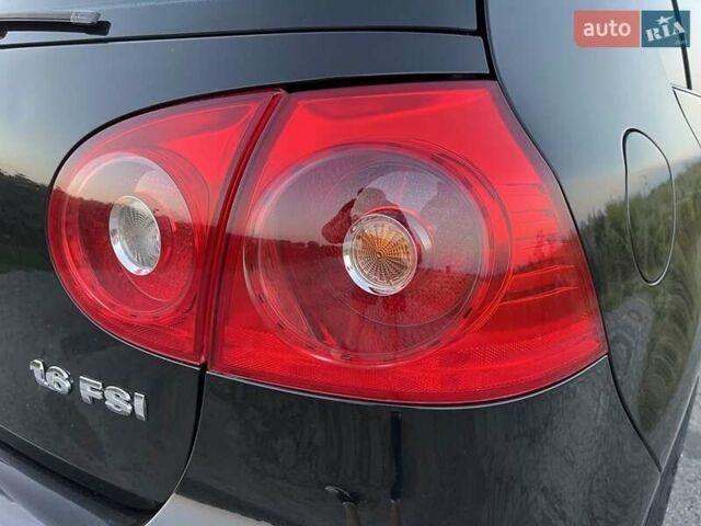 Черный Фольксваген Гольф, объемом двигателя 1.6 л и пробегом 205 тыс. км за 5400 $, фото 13 на Automoto.ua