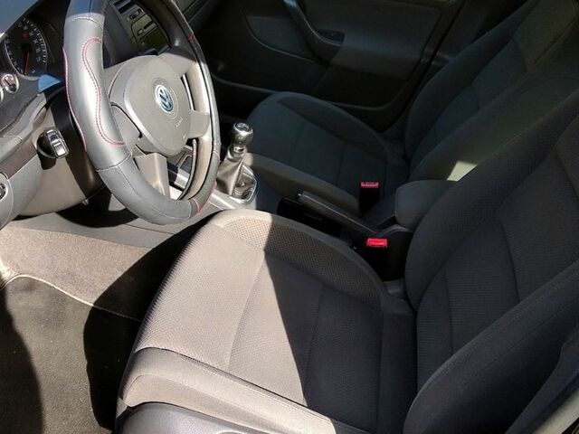 Черный Фольксваген Гольф, объемом двигателя 1.4 л и пробегом 235 тыс. км за 4750 $, фото 6 на Automoto.ua