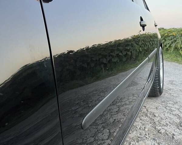 Черный Фольксваген Гольф, объемом двигателя 1.6 л и пробегом 205 тыс. км за 5400 $, фото 12 на Automoto.ua