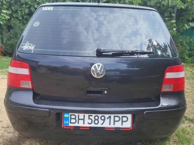 Черный Фольксваген Гольф, объемом двигателя 1.6 л и пробегом 306 тыс. км за 3400 $, фото 4 на Automoto.ua