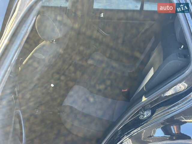 Чорний Фольксваген Гольф, об'ємом двигуна 1.6 л та пробігом 285 тис. км за 4300 $, фото 16 на Automoto.ua