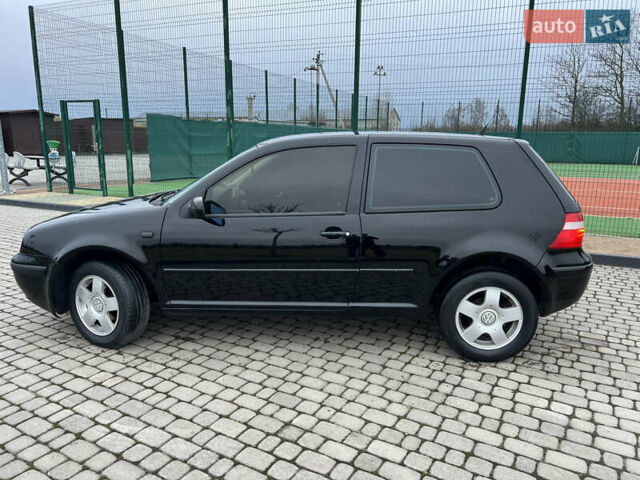 Черный Фольксваген Гольф, объемом двигателя 1.39 л и пробегом 262 тыс. км за 3800 $, фото 5 на Automoto.ua