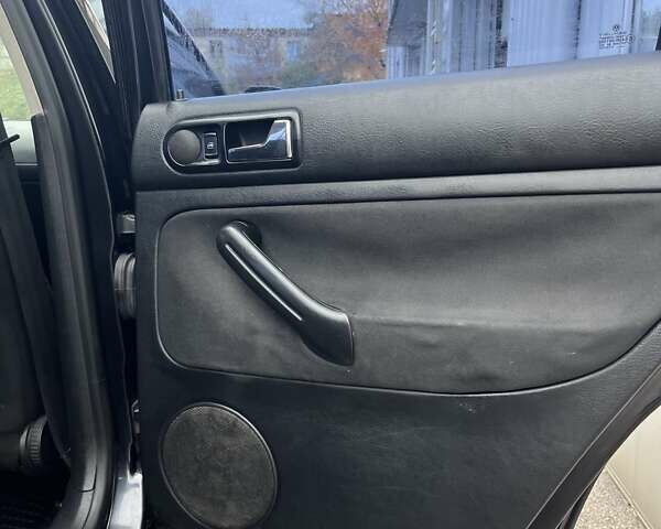 Чорний Фольксваген Гольф, об'ємом двигуна 1.4 л та пробігом 193 тис. км за 4700 $, фото 23 на Automoto.ua