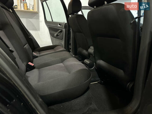 Чорний Фольксваген Гольф, об'ємом двигуна 1.6 л та пробігом 134 тис. км за 4999 $, фото 10 на Automoto.ua