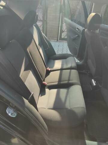 Черный Фольксваген Гольф, объемом двигателя 1.39 л и пробегом 212 тыс. км за 3800 $, фото 17 на Automoto.ua